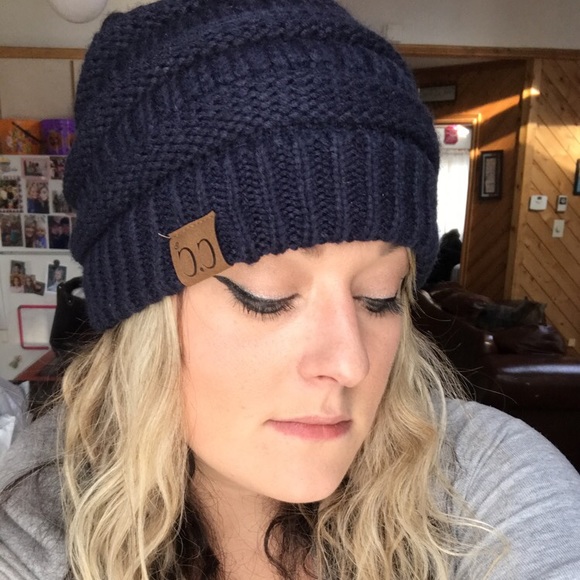 NEW Warm & Cute CC Beanie - Picture 2 of 3